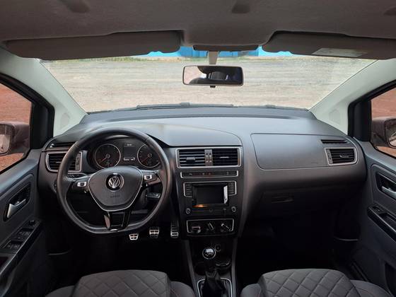 VOLKSWAGEN FOX 1.6 MSI HIGHLINE 16V FLEX 4P MANUAL VOLKSWAGEN FOX 1.6 MSI HIGHLINE 16V FLEX 4P MANUAL